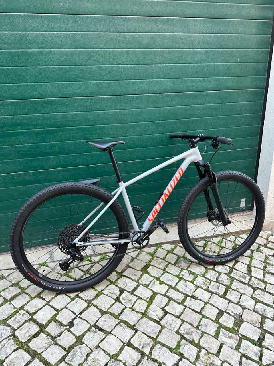 Specialized Chisel Comp Mountain Bike - Size Medium - 2020