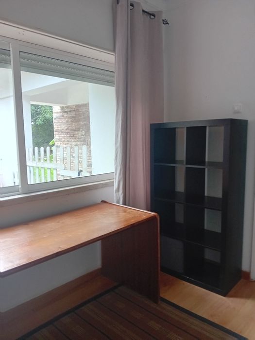 Alugo quarto em Tercena