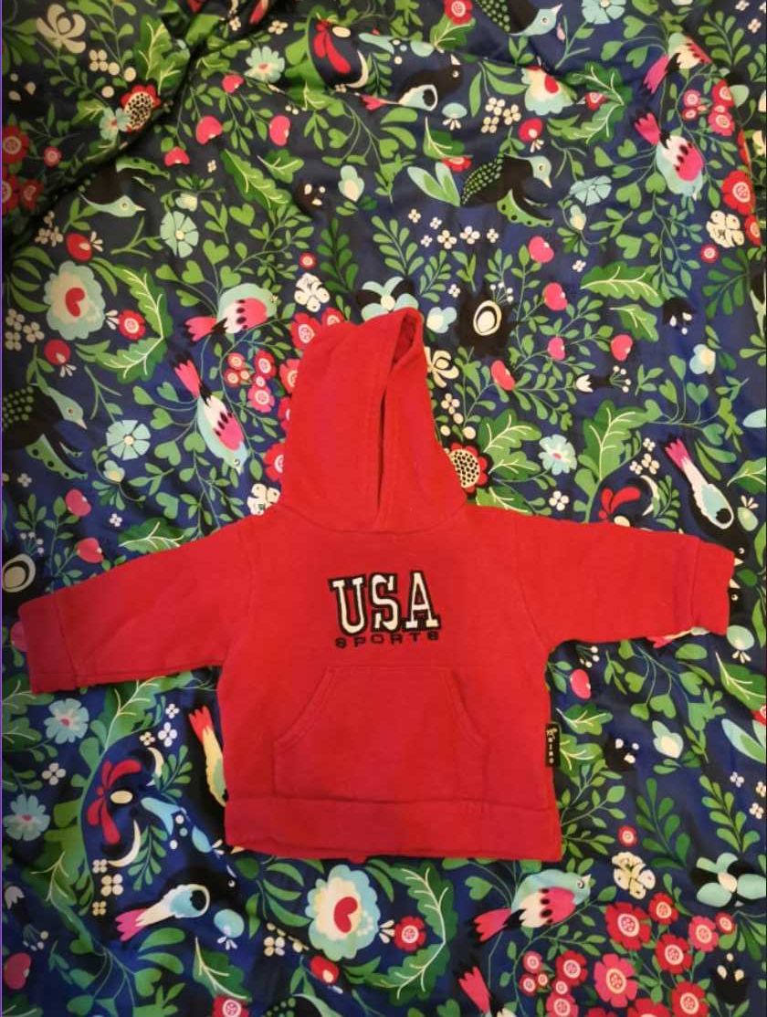 Czerwona bluza USA dla dziecka  z kapturem