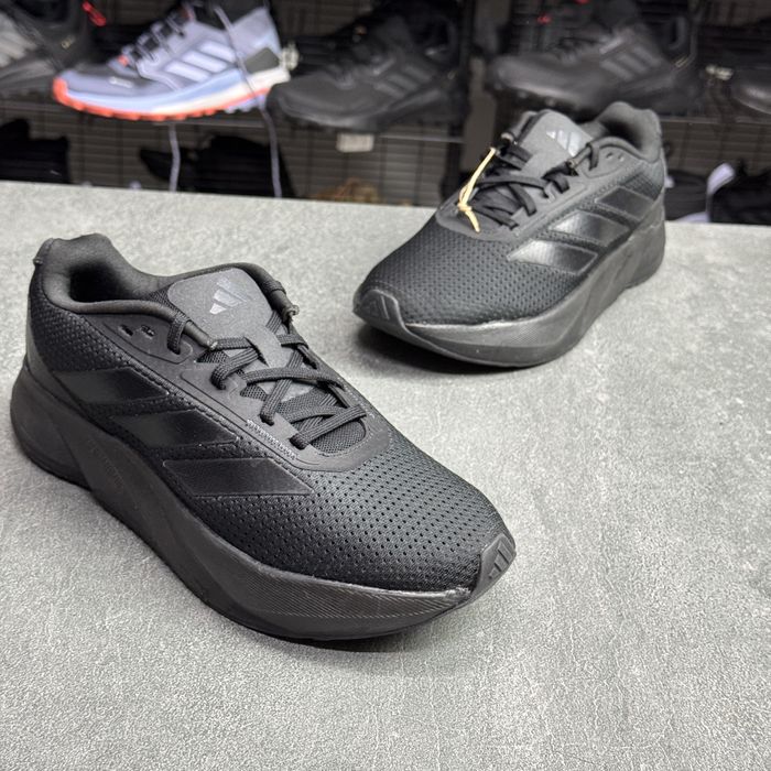 ОРИГІНАЛ 100% Кросівки чорні адідас Adidas IF7870/39 р