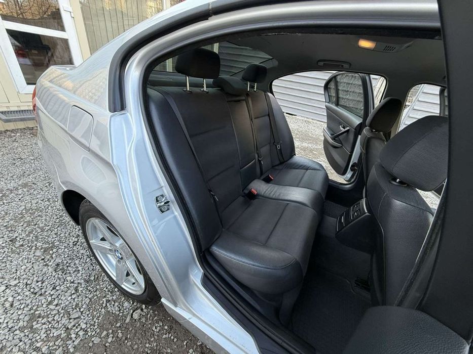 Продаю БМВ 2005 року