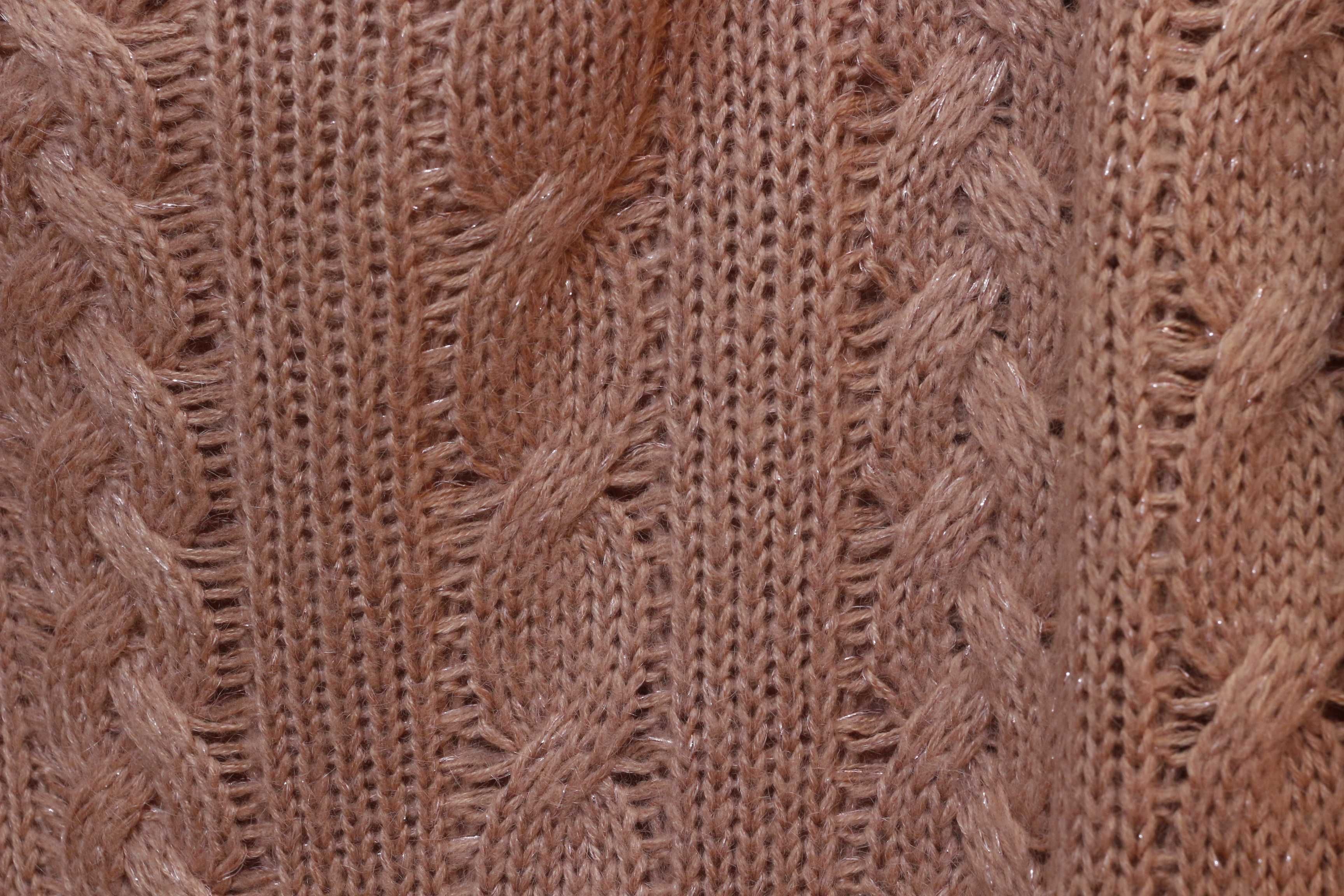 Mohito Różowy sweterek warkoczowy, przytulny szeroki dekolt