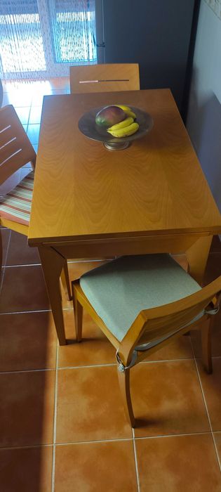 Mesa de cozinha moderna, extensível