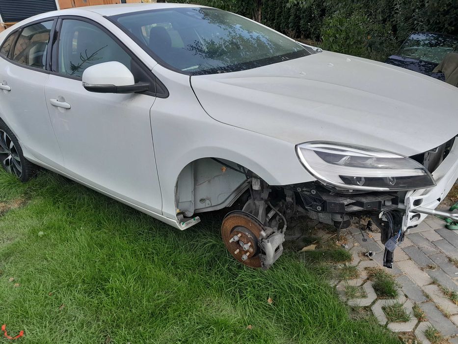 Volvo v40 t2 uszkodzony