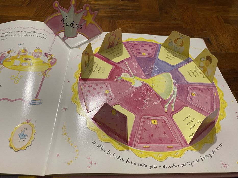 Livro “O mundo da fada Carolina “