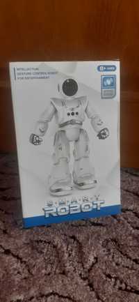 Интерактивный робот – игрушка будущего! С пультом управления