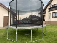 Sprzedam dużą trampoline.