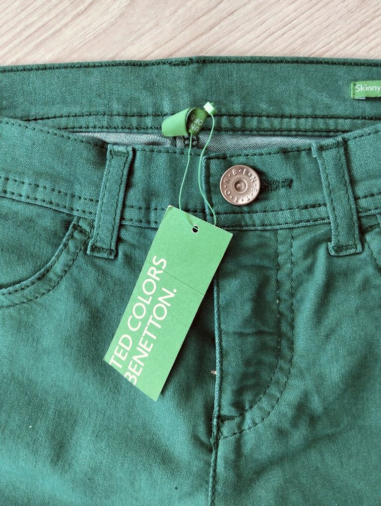 Nowe z metką spodnie Benetton