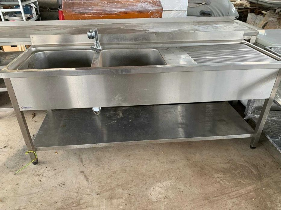 Bancada de Inox com 2 lavatórios integrados