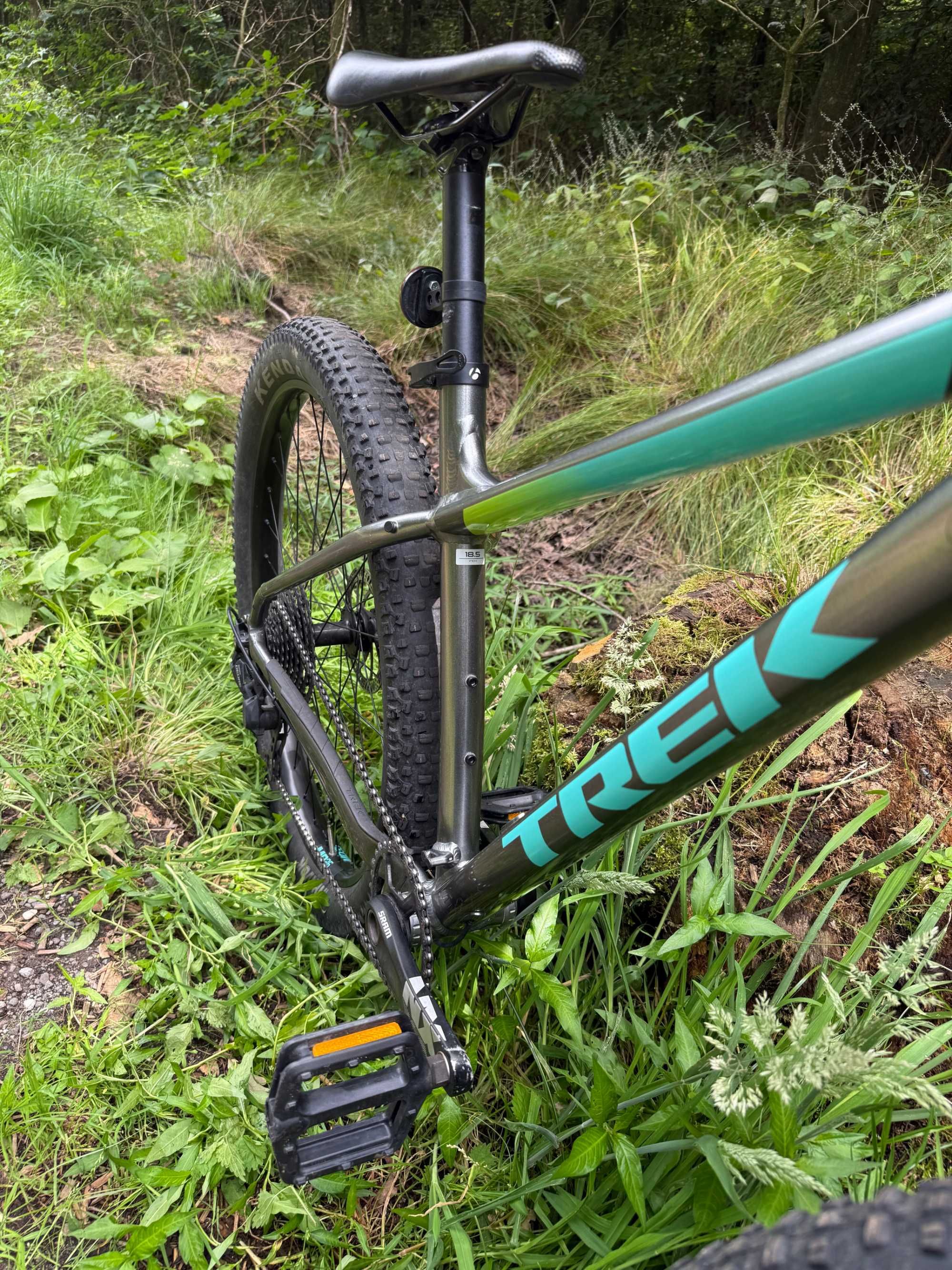 MTB Trek Roscoe 6, rama M/L, kola 27,5 rok 2021