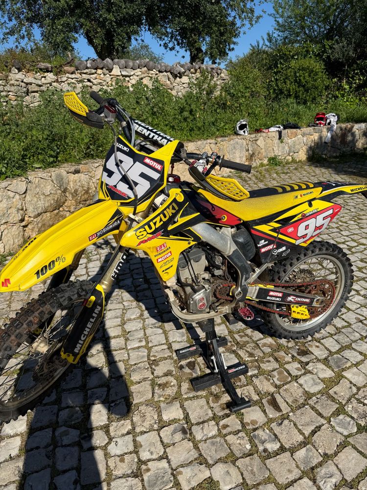Suzuki RMZ 250 matriculada