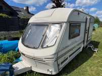 Lunar Clubman 475.2CK  Przyczepa kempingowa Stan jak na rocznik idealny