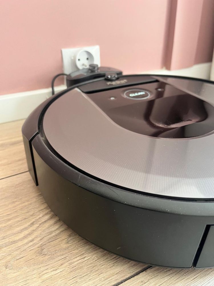 Robot sprzątający iRobot i7