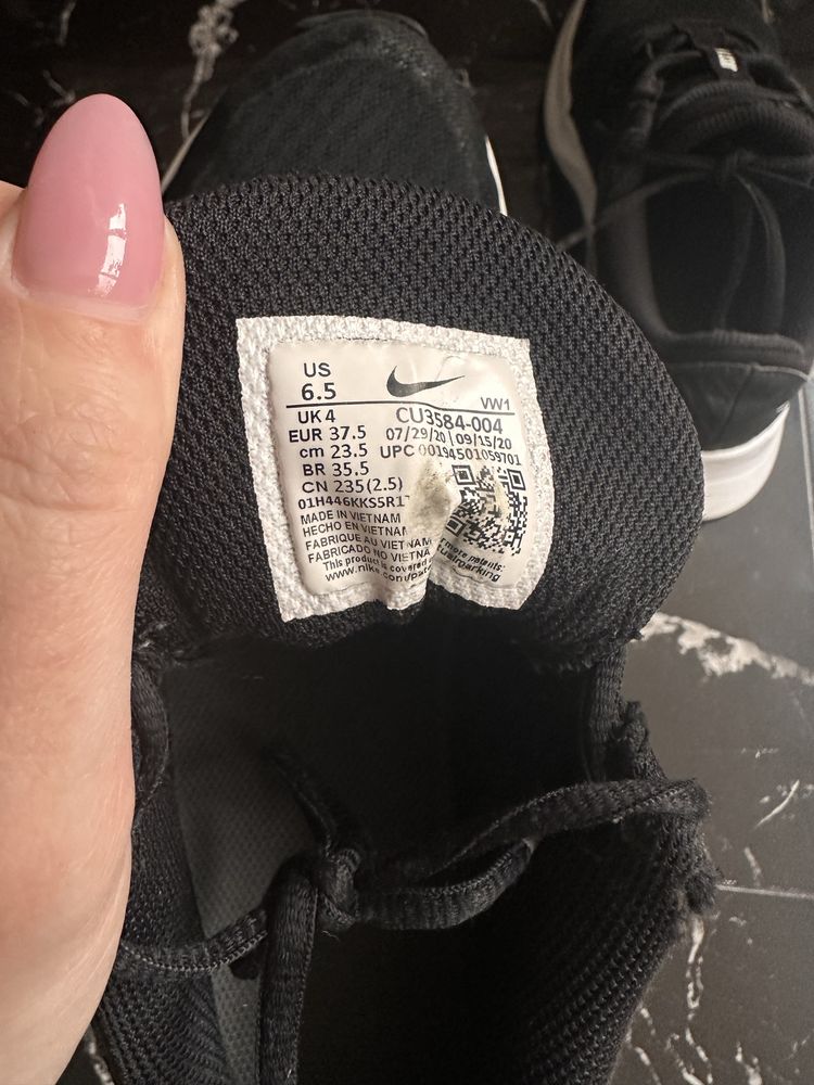 Кросівки nike підліткові 37,5