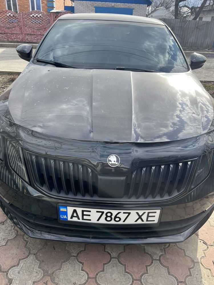 Продам машину Skoda A 7 (1,6мотор)