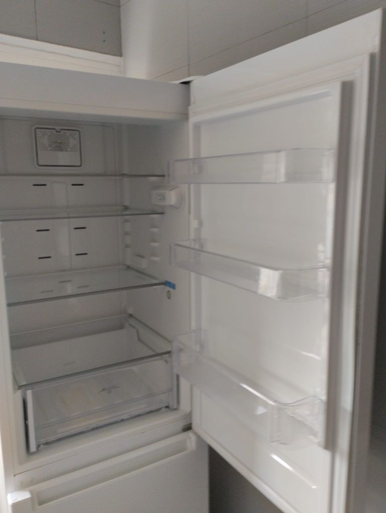Frigorífico Combinado Indesit