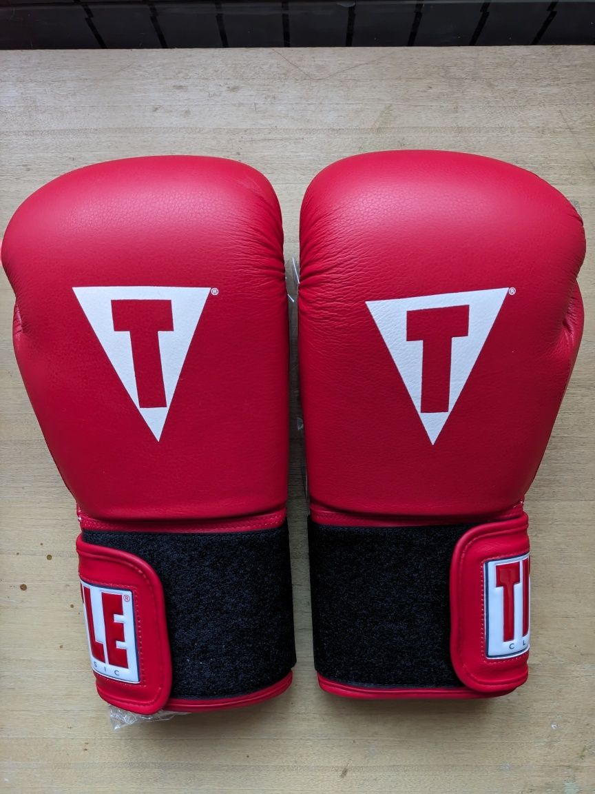 Продам нові боксерські перчатки фірми Title 16-oz (кожані)