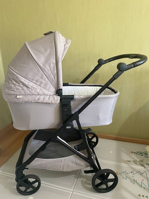 Продам коляску 2 в 1 Chicco 2024