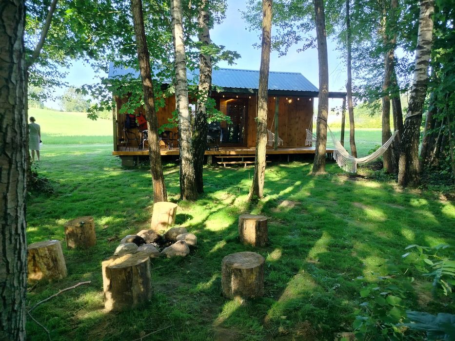 Wolny 18-21..09 Domek nad jeziorem Wielkie Leźno z pomostem i łódka, w