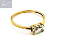 Złoty pierścionek z cyrkonią złoto pr. 333 waga 0,9 g rozmiar 10