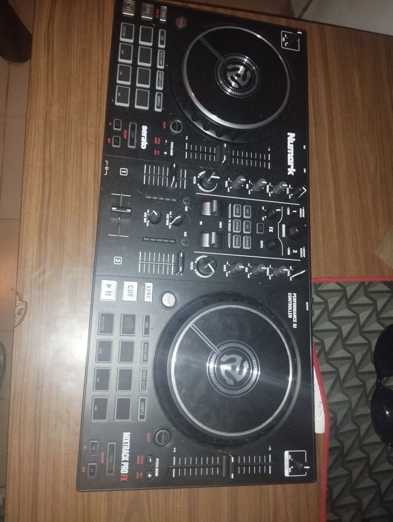 Mesa dj numark xtrack pro FX