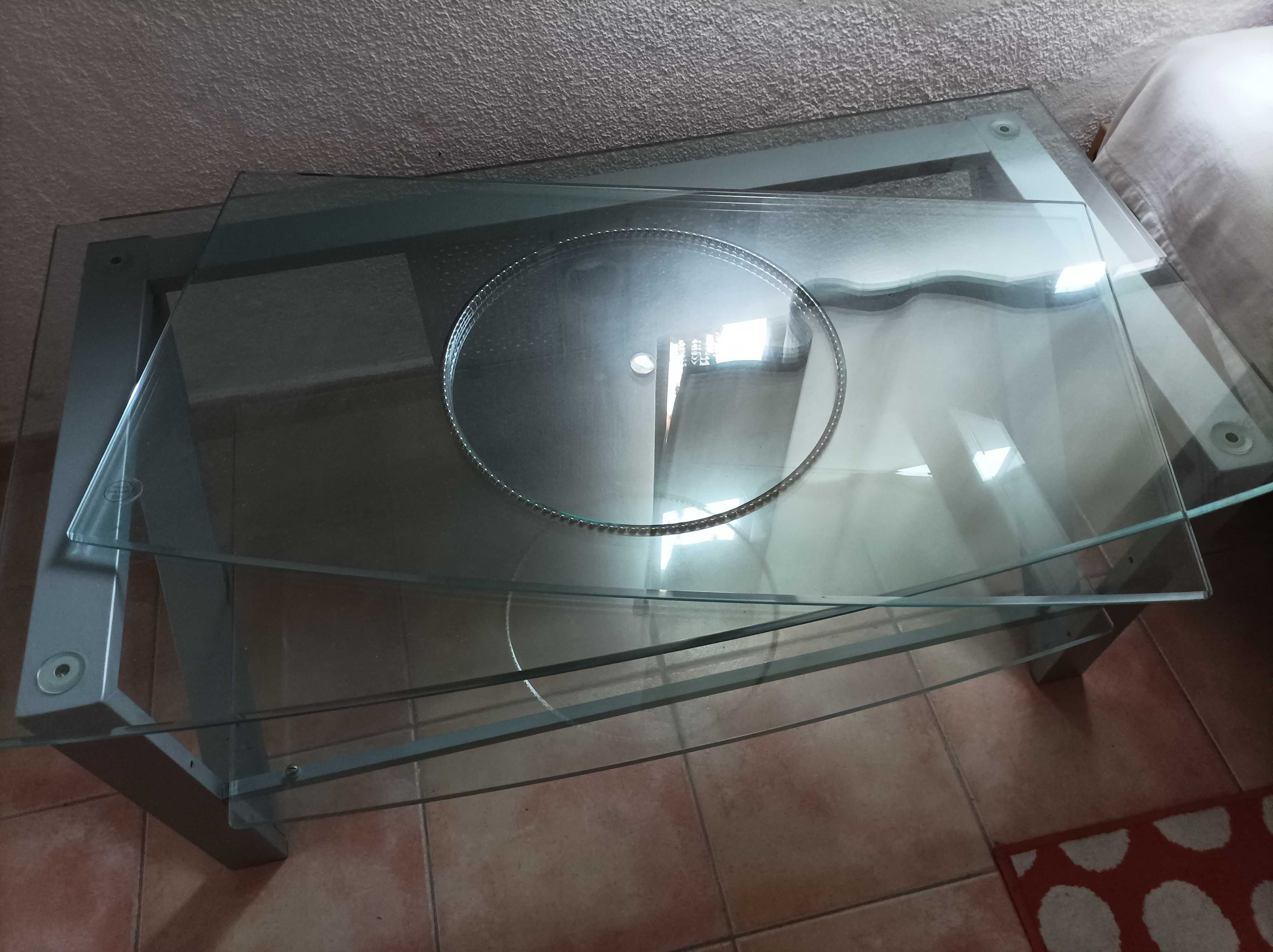 Mesa com prateleira giratória para TV