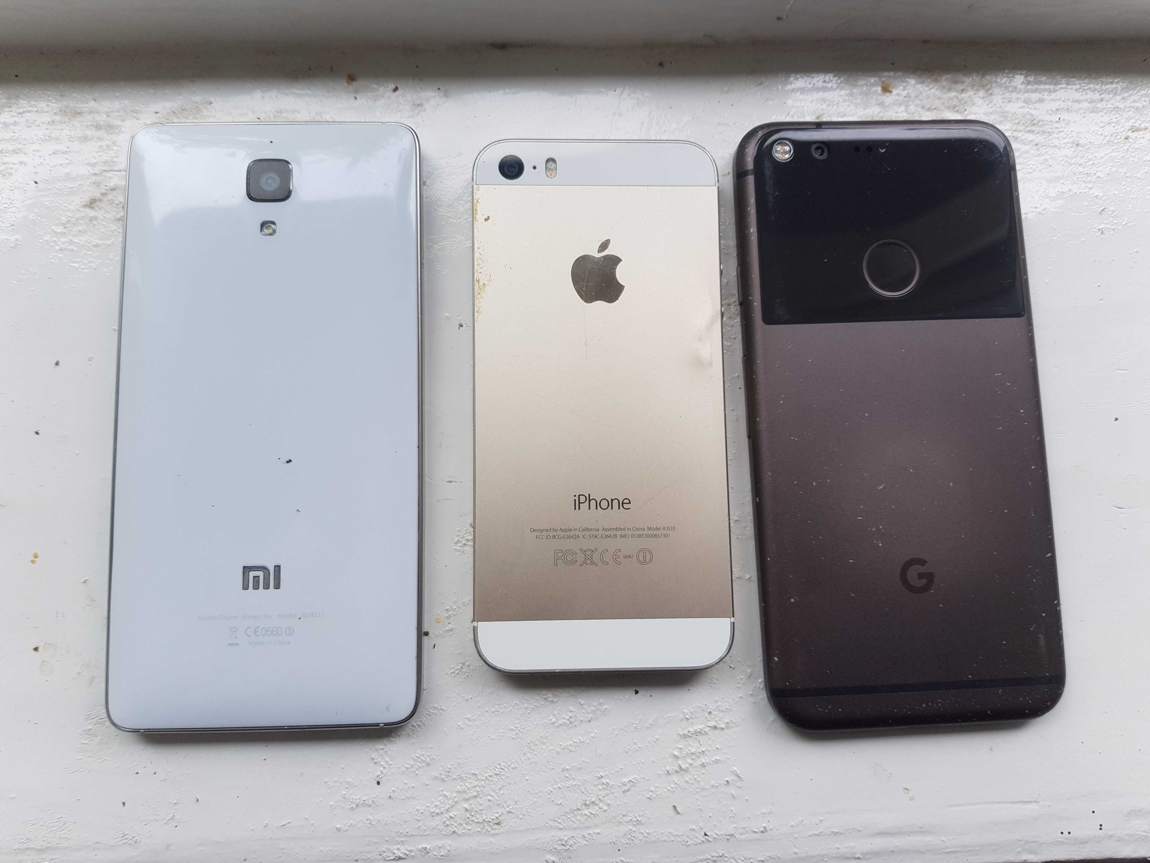 Apple iPhone 5S Google Pixel 1 i Xiaomi 3 телефона на запчастини