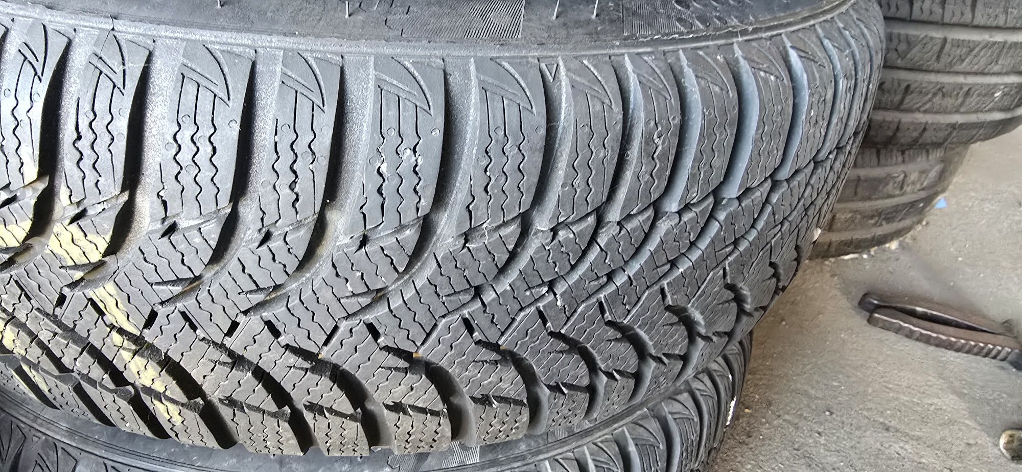 Opony zimowe 185/65/15 Kumho j.nowe