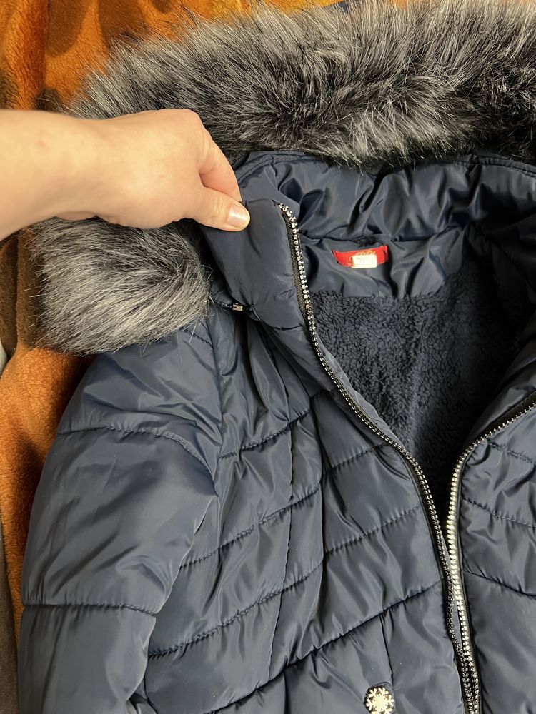 Зимова курточка на дівчинку