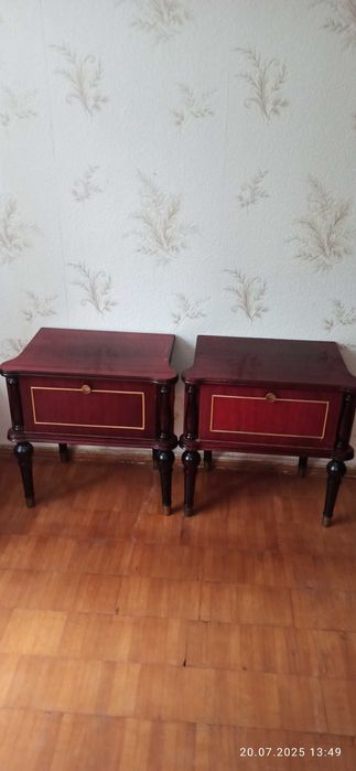 Продам ліжко та 2 тумбочки
