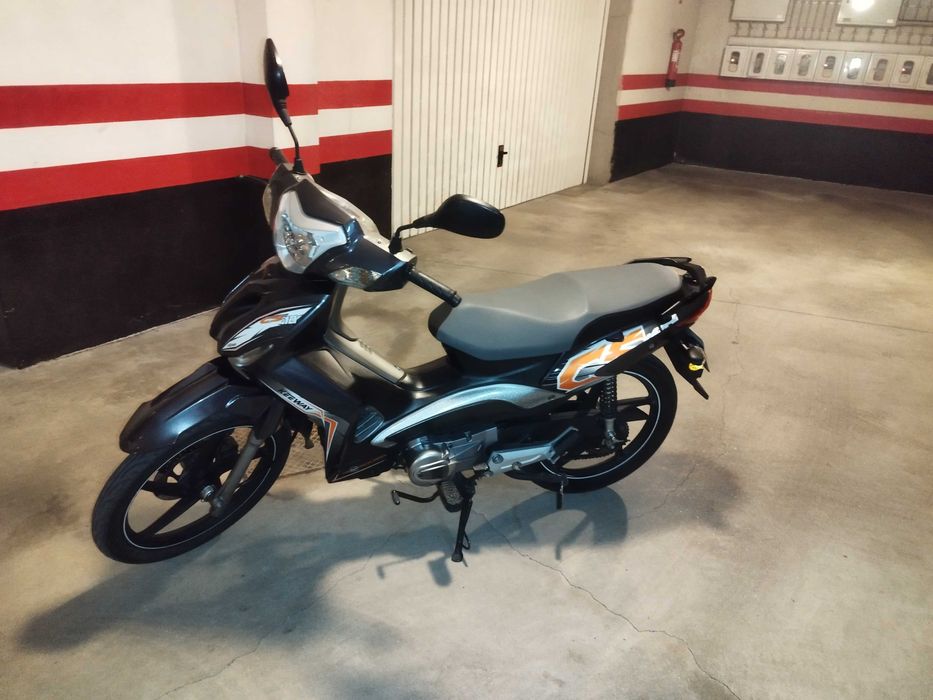 ..Keeway CS 110...