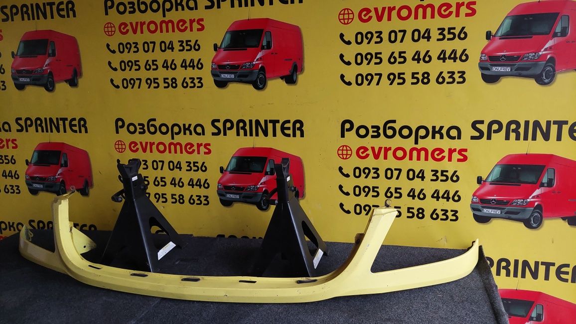 Передня планка під фари реснічка дорестайлінг mercedes Sprinter W906