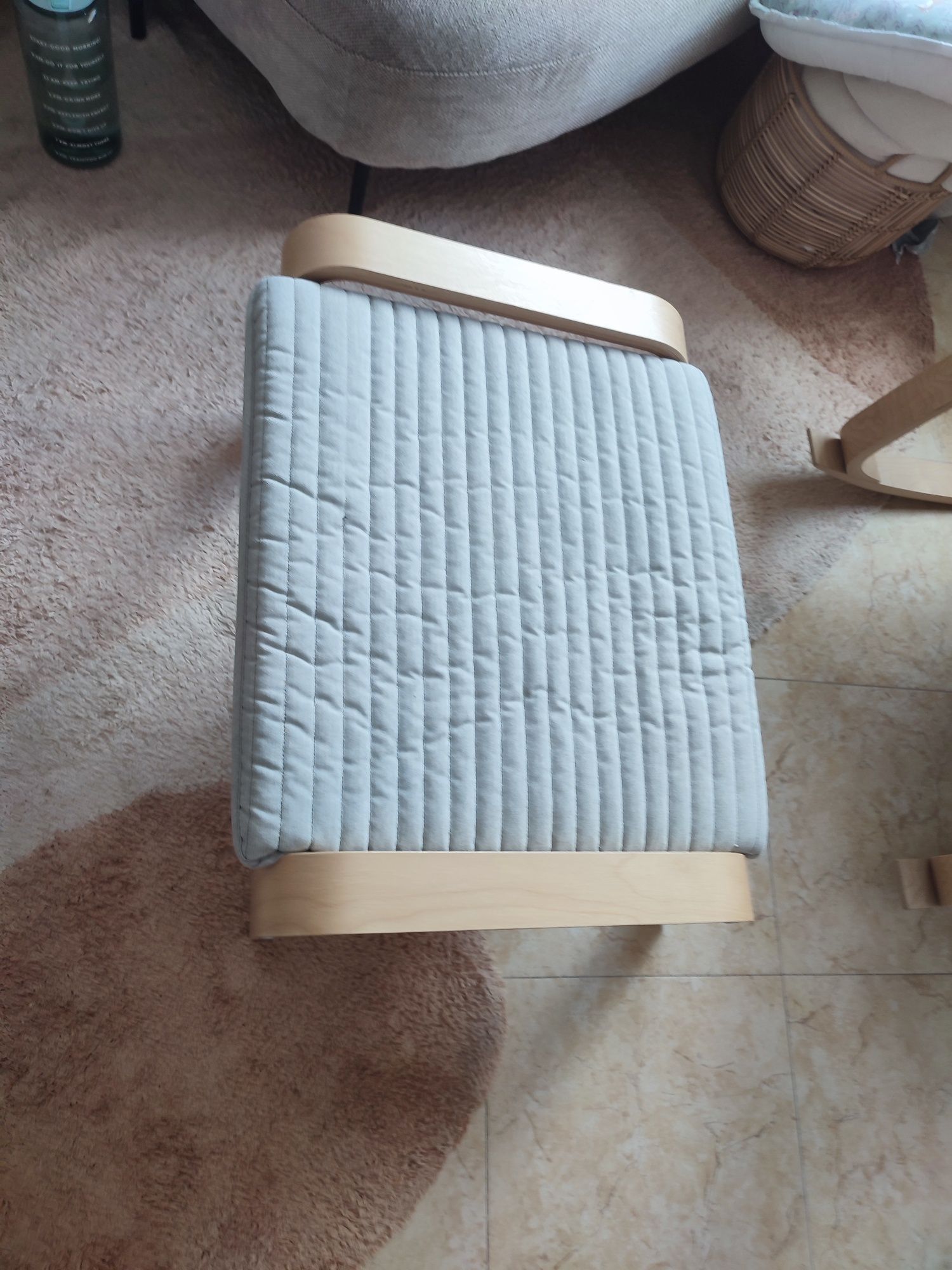 Poltrona e repousa pés Poang IKEA
