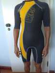 Fato neoprene, junior, 14 anos.