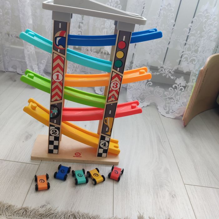 Горка з машинками