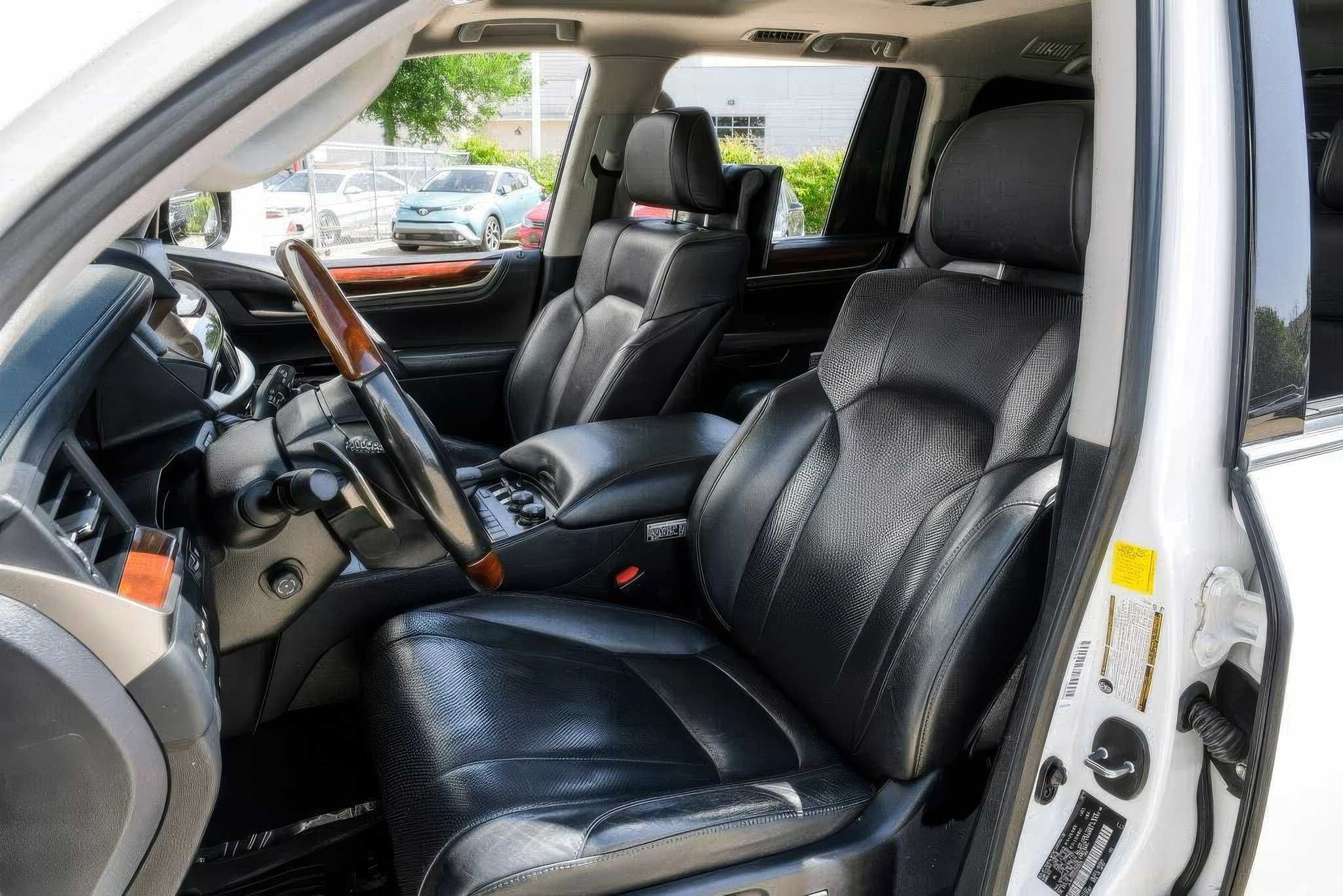 2016 Lexus LX 570