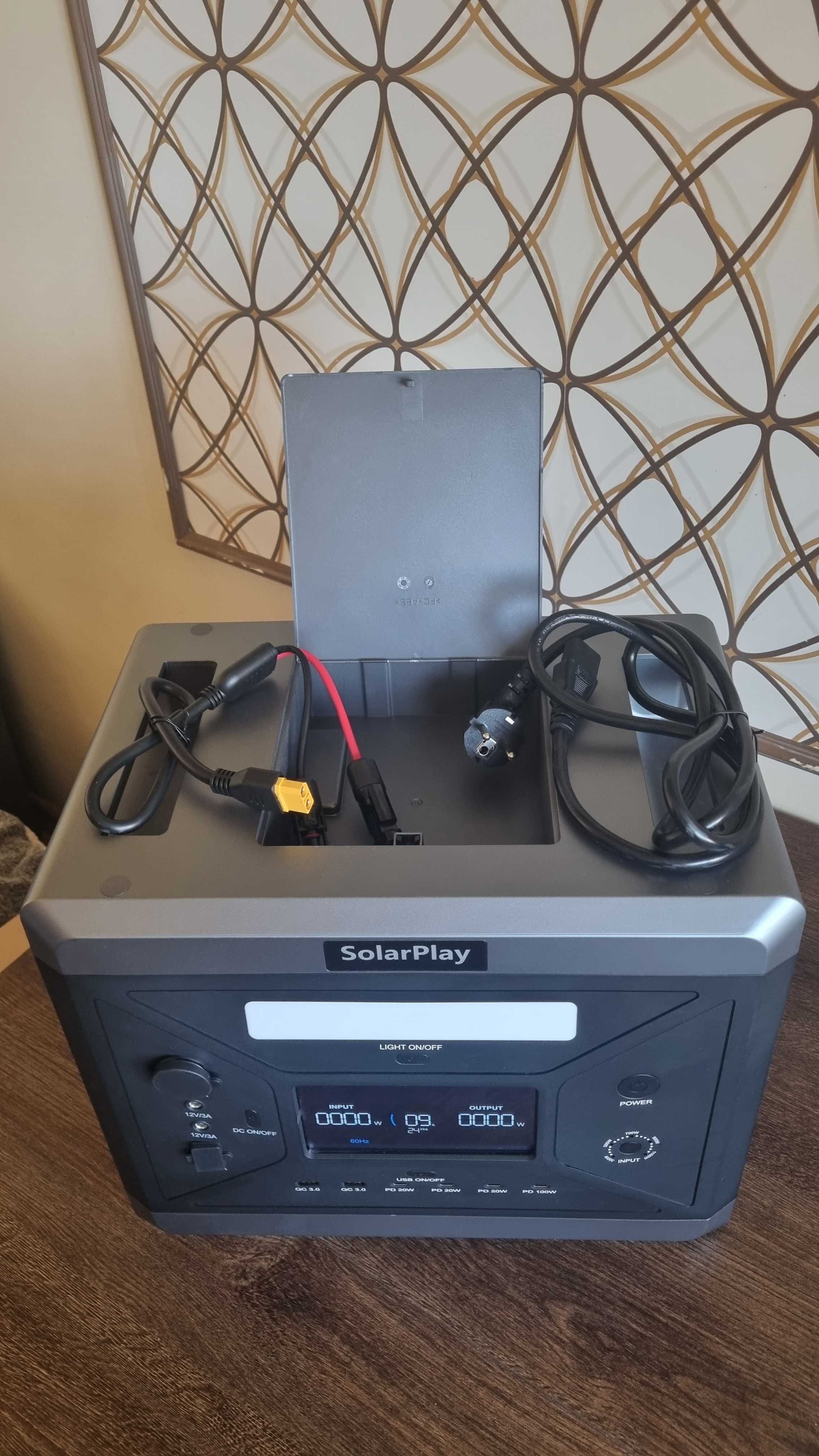 Solarplay Q2501 potężna stacja zasilania 2400W / 2160Wh