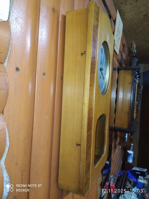 Годинник настінний, маятниковий, ОЧЗ.