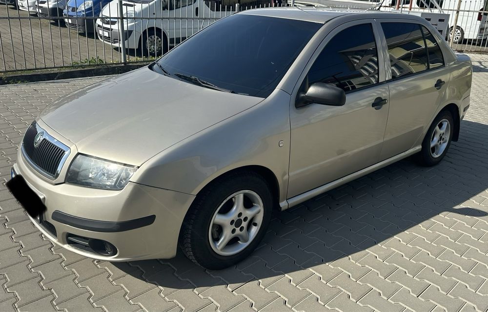 Skoda Fabia в хорошем состояние