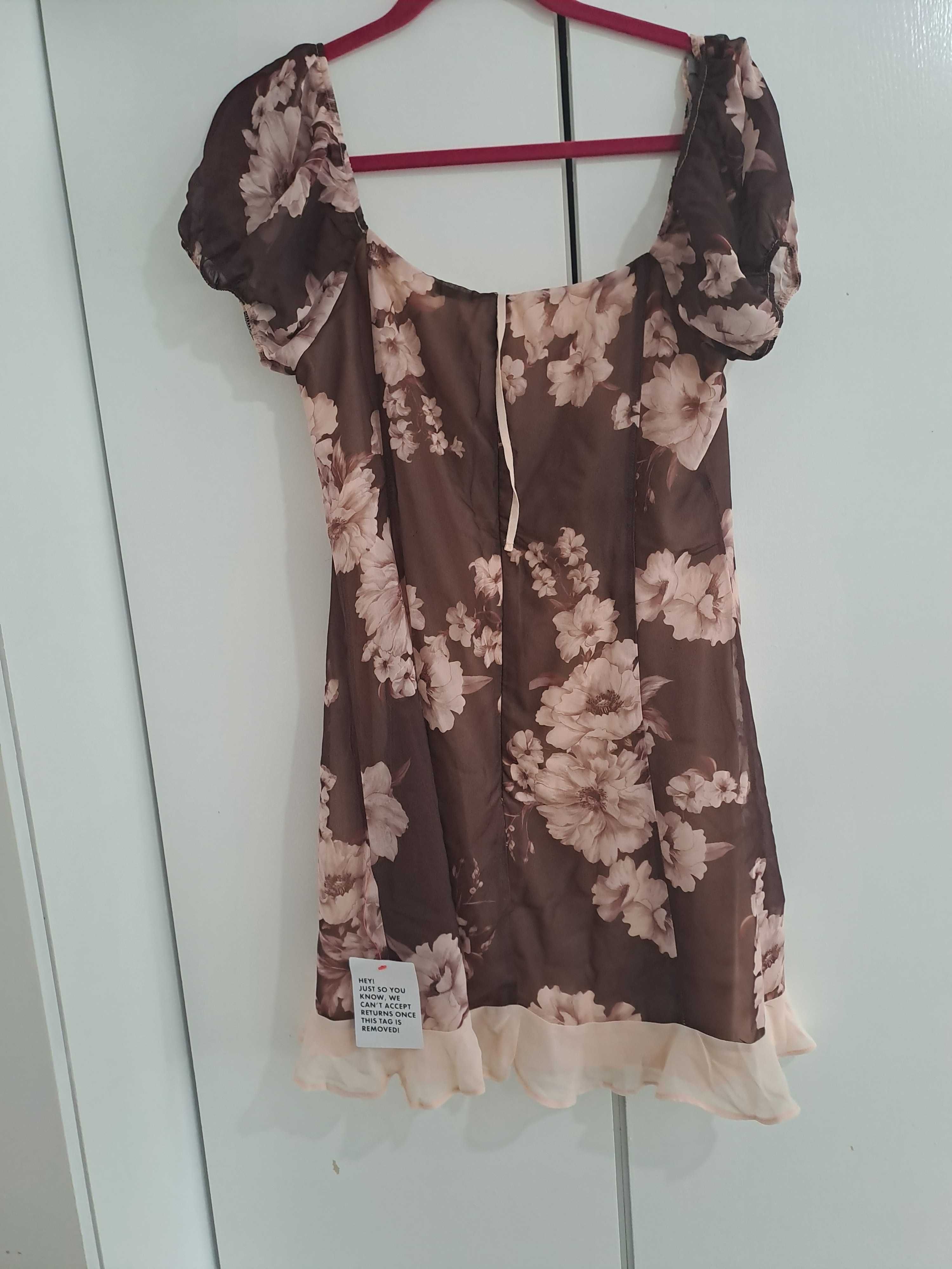 Sukienka mini w stylu babydoll