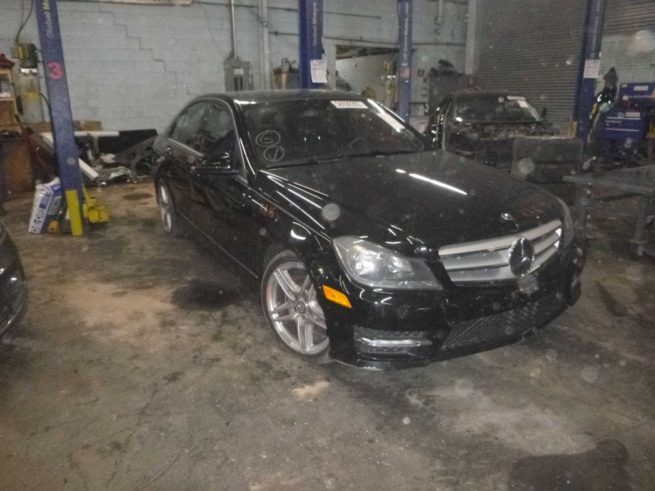 Разборка Мерседес 204 ШРОТ USA. Запчасти Mercedes w204 США