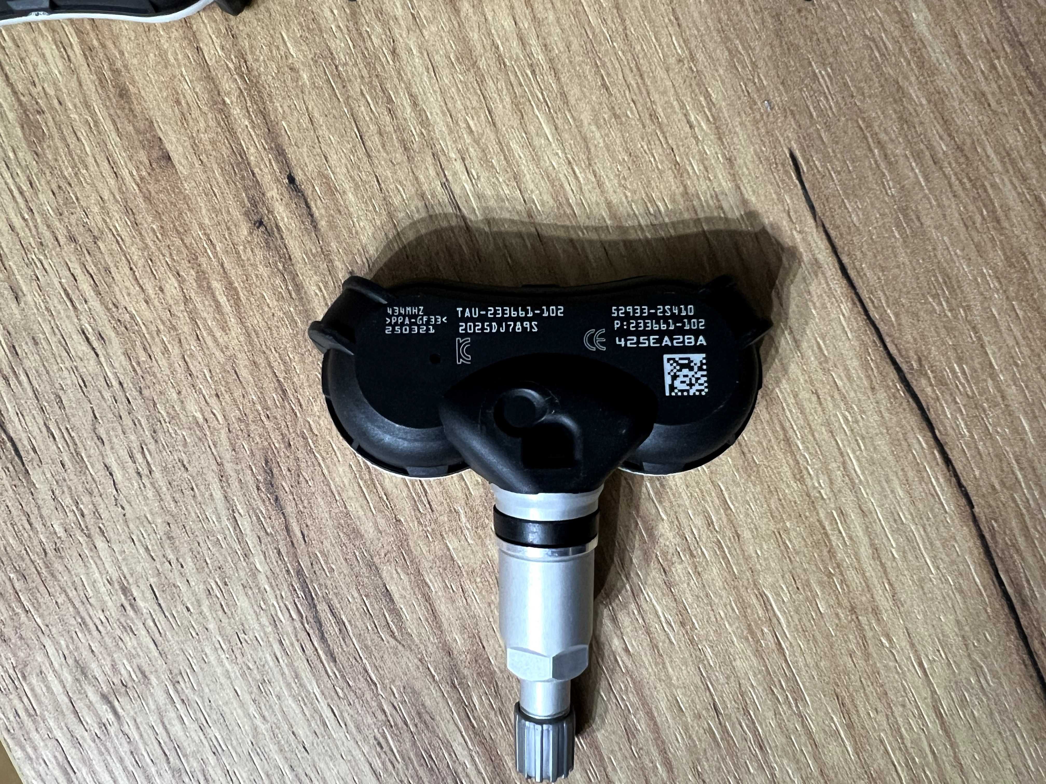 Czujniki ciśnienia opon powietrza Hyundai^ KIA^ 529332S410^ TPMS^ IX35