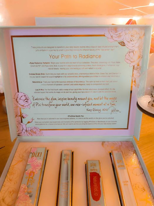 Zestaw prezentowy Pixi Beauty, kuferek z kosmetykami