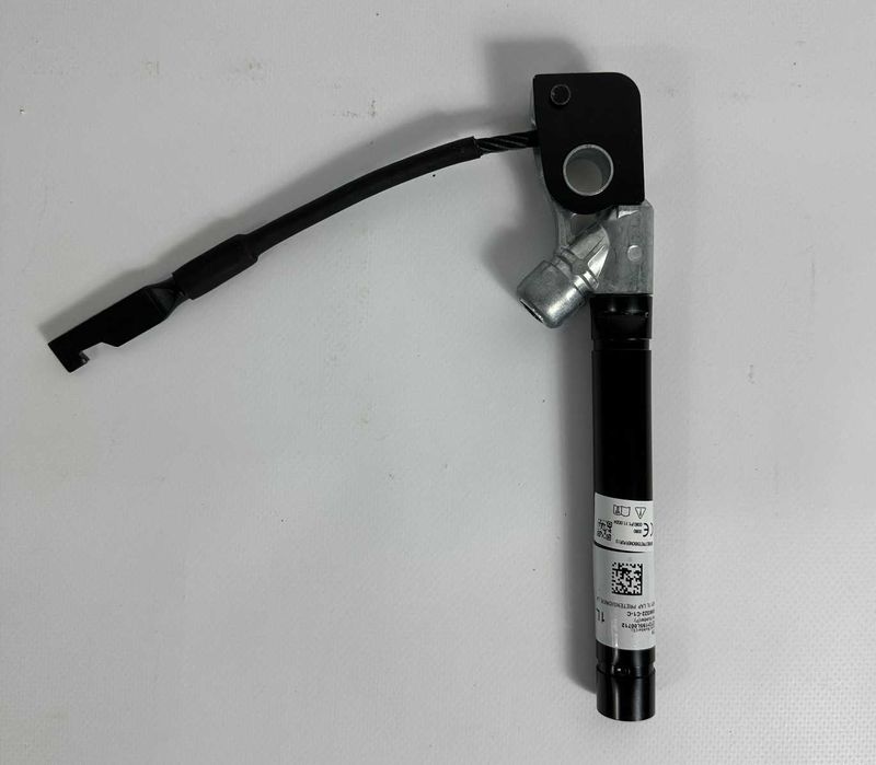 Ремінь безпеки новий Tesla Model Y 20-25 м.р (1493802-C1-C) 1493802C1C
