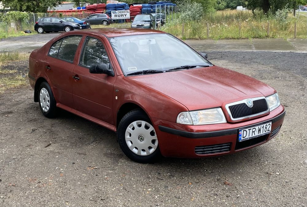 Skoda Octawia 2003 r 1.4 benzyna niski przebieg