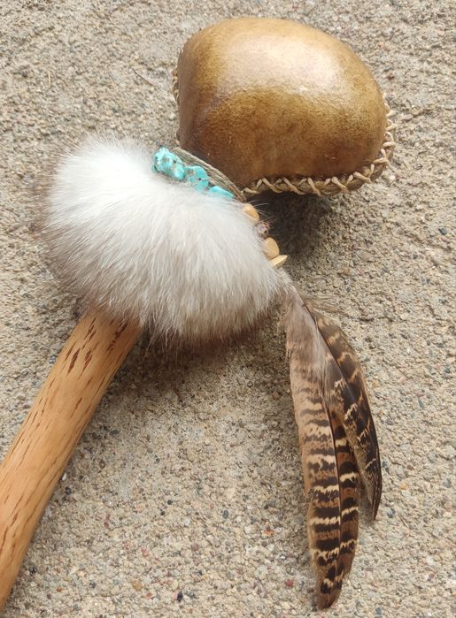 Grzechotka szamańska ze skóry Jelenia