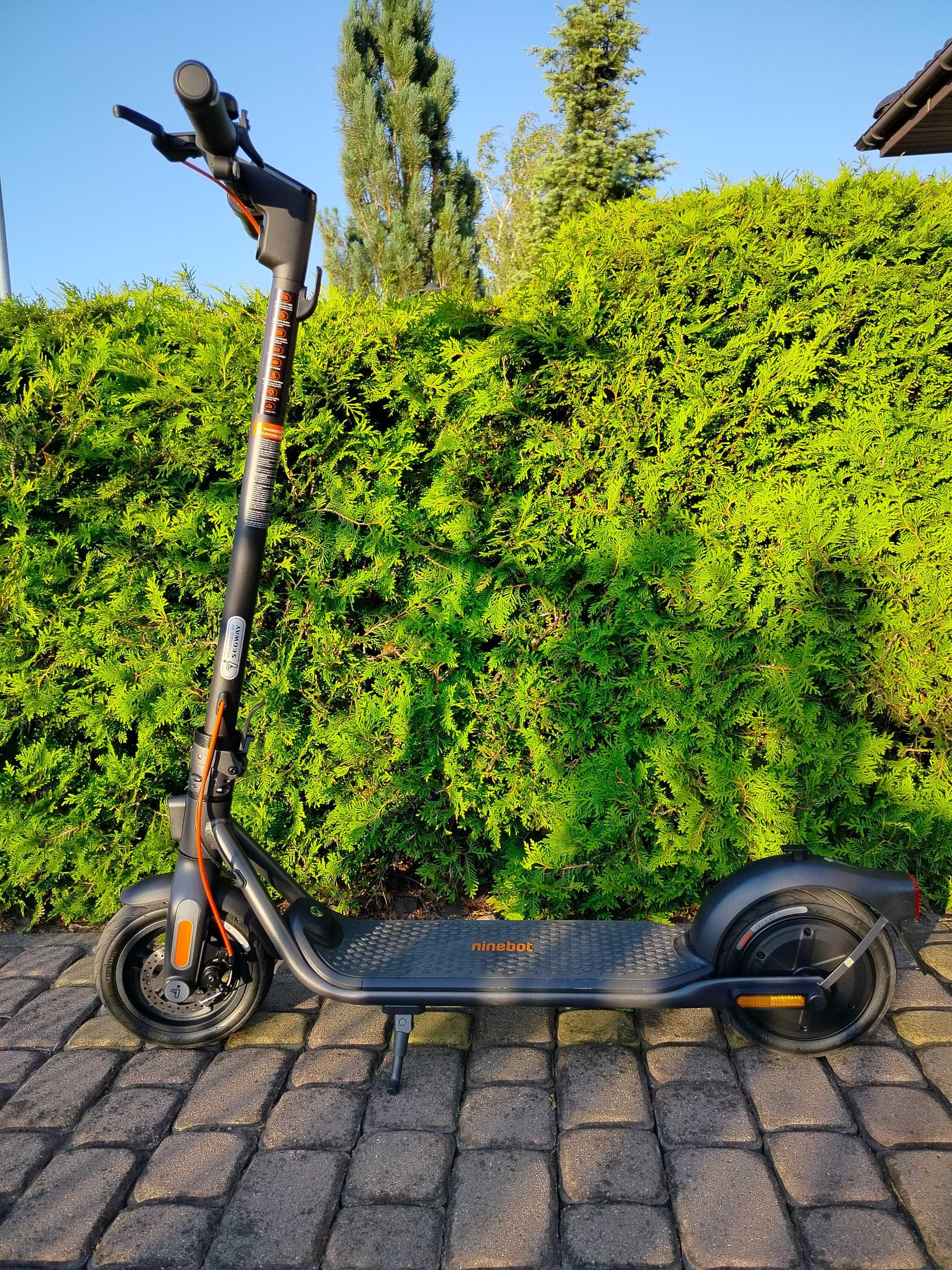 Hulajnoga elektryczna SEGWAY Ninebot KickScooter F2 Plus 55km Czarny