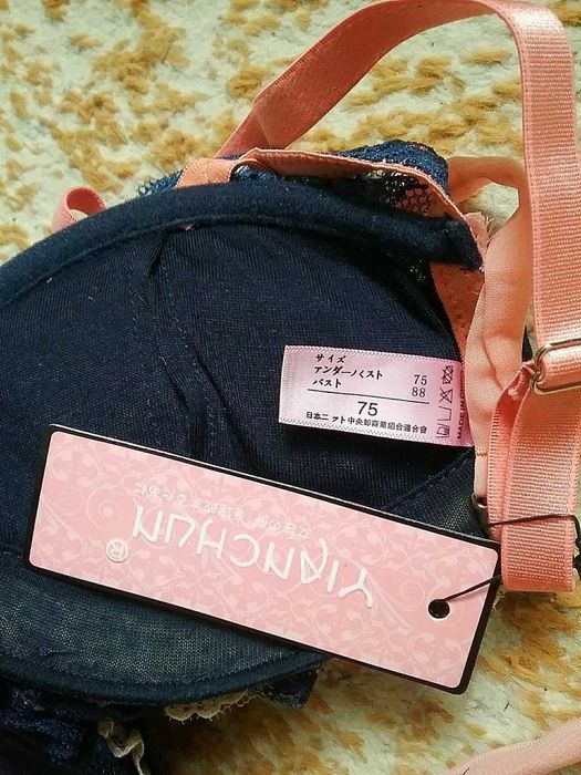 Комплект нижньої білизни push up з об'ємними 3d трояндочками