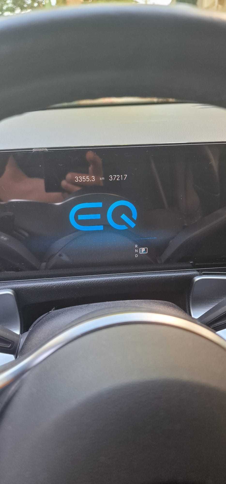 Mercedes Benz EQB 250