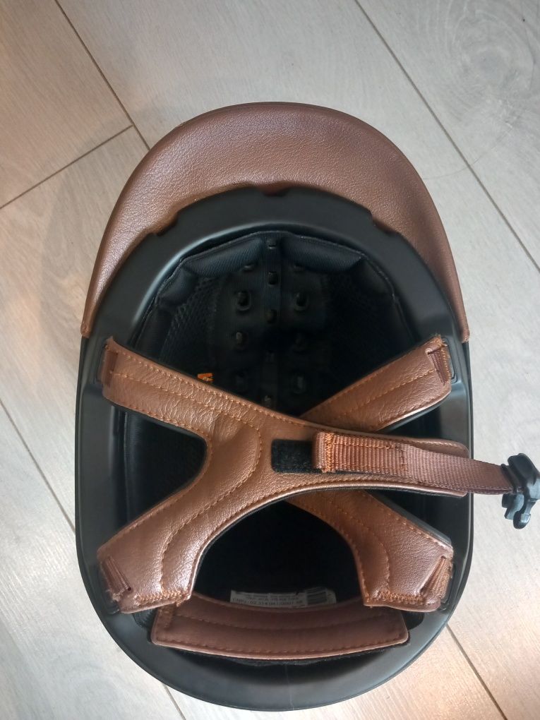 Kask fouganza jak nowy do negocjacji
